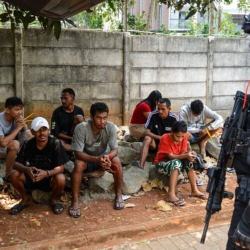 Petugas Gabungan Gerebek Kampung Ambon, Sejumlah Warga Diamankan 6