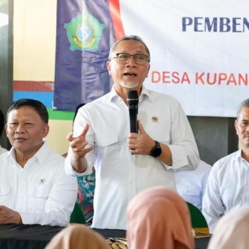 Zulhas Koperasi Desa Salurkan Beras Subsidi Rp12.500 per Kilogram