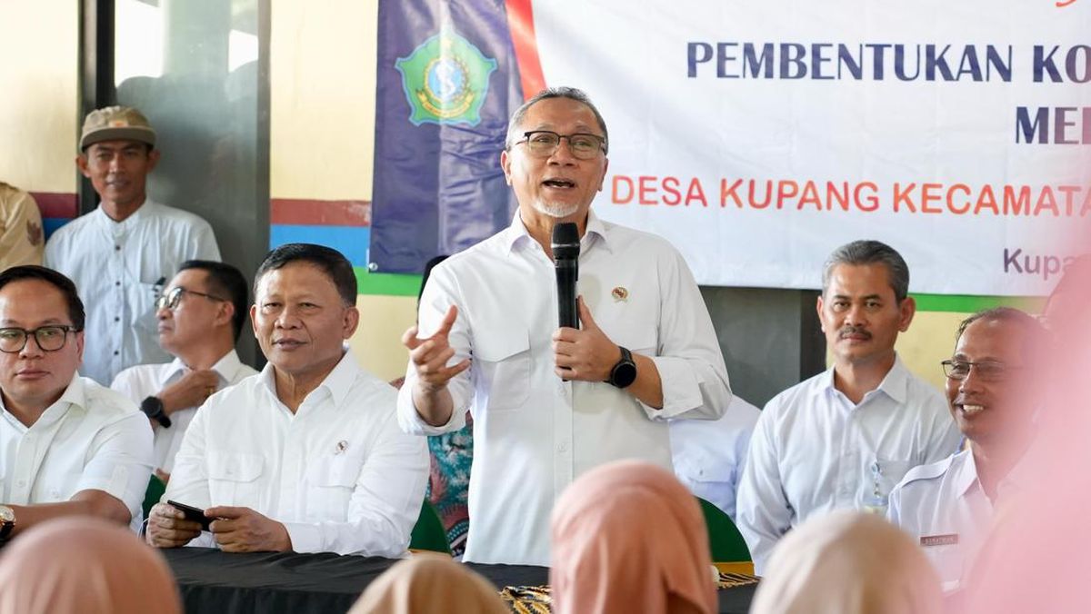 Zulhas Koperasi Desa Salurkan Beras Subsidi Rp12.500 per Kilogram